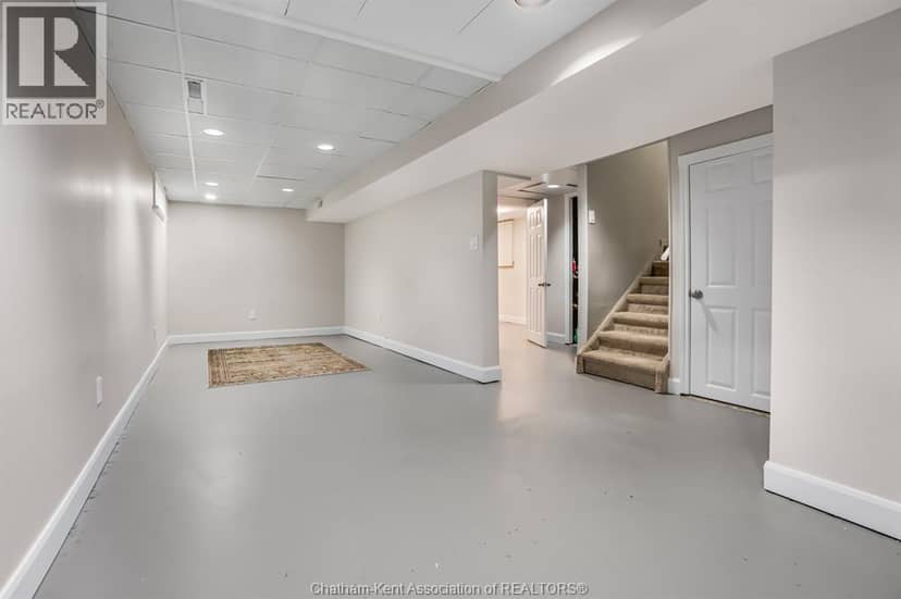 74 University Drive — photo 28 of 40