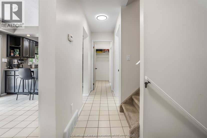 74 University Drive — photo 8 of 40