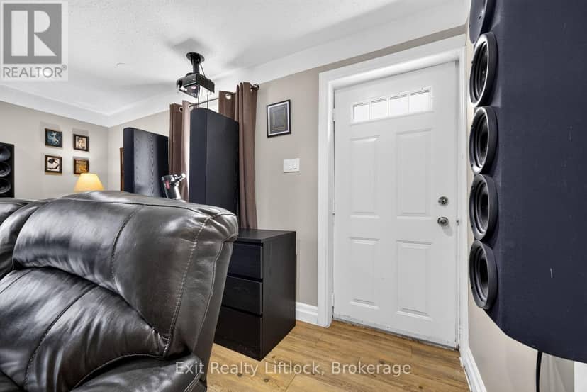 133 Farmers Road — photo 21 of 40