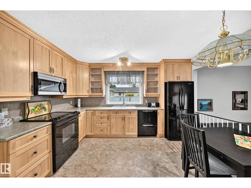 8612 176 ST NW, Edmonton, photo 2