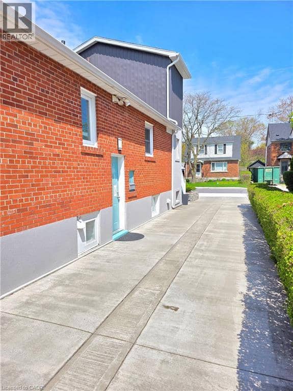16 FOREST HILL Road — photo 30 of 40
