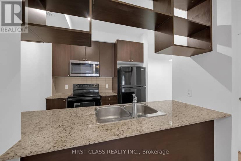 14 - 310 Village Green Square — photo 17 of 40