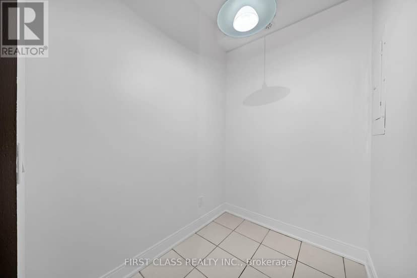 14 - 310 Village Green Square — photo 20 of 40