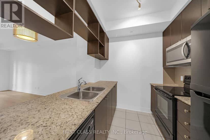 14 - 310 Village Green Square — photo 22 of 40