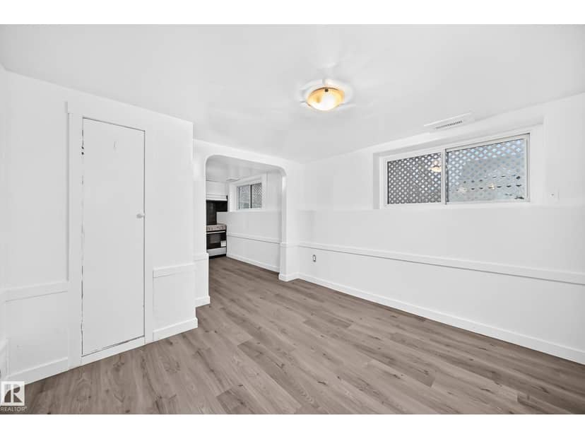 11014 95 ST NW — photo 29 of 40