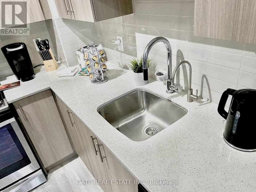 2211 - 3700 Highway 7 Road, Vaughan, photo 7