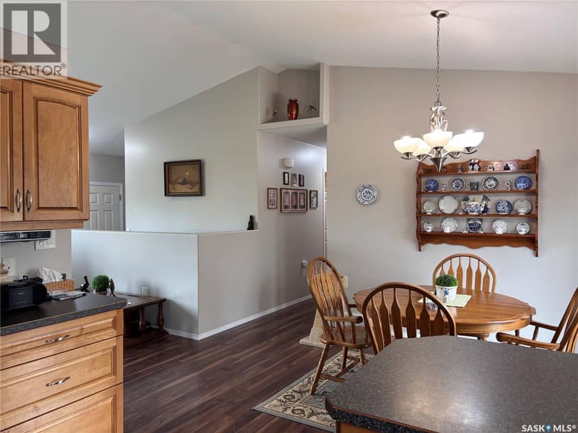 306 Guest COURT — photo 12 of 40