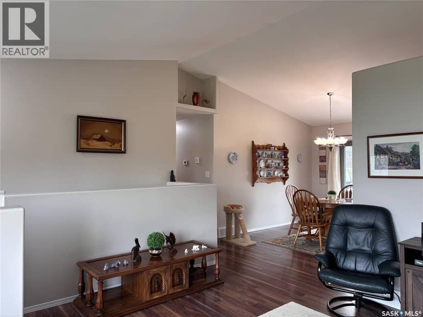 306 Guest COURT — photo 13 of 40