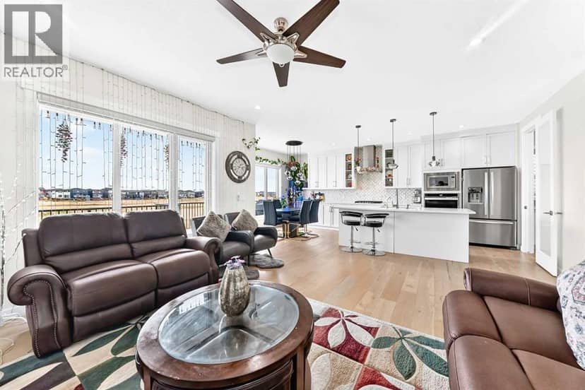 260 Corner Meadows Manor NE, Calgary, photo 2