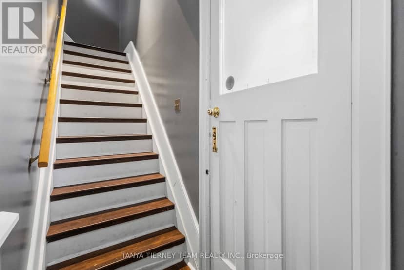 168 Centre Street S — photo 19 of 40