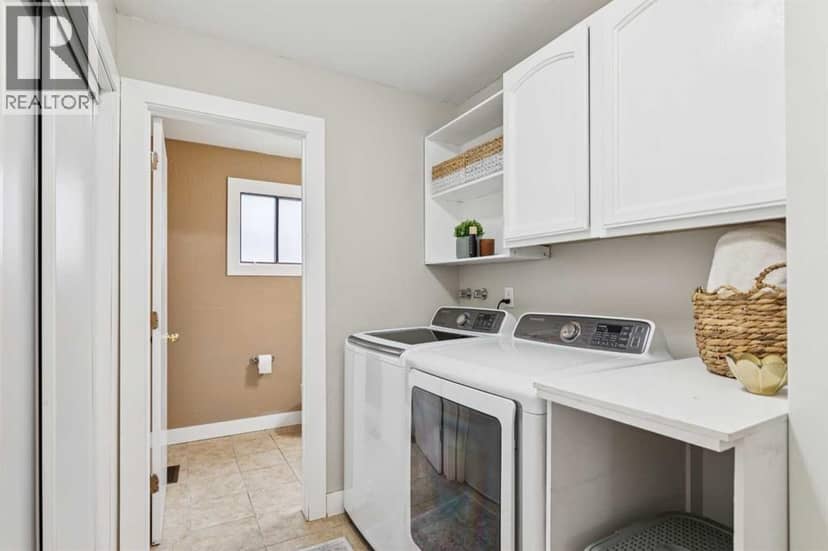 7 Woodgreen Crescent SW — photo 21 of 40
