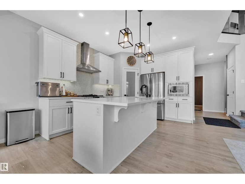 6364 174 AV NW — photo 16 of 40