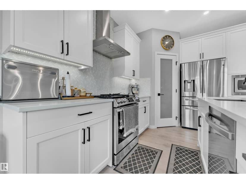 6364 174 AV NW — photo 18 of 40