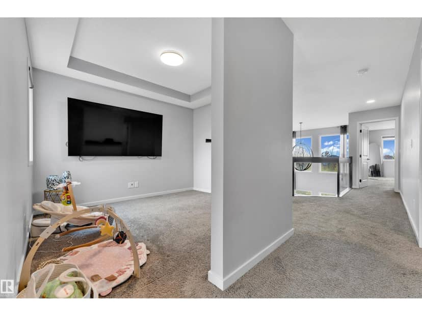 6364 174 AV NW — photo 29 of 40
