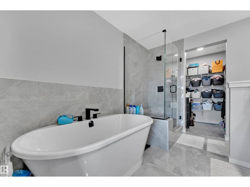 6364 174 AV NW — photo 35 of 40