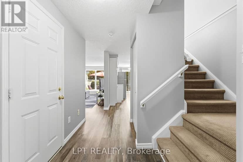 232 Tait Crescent — photo 16 of 37