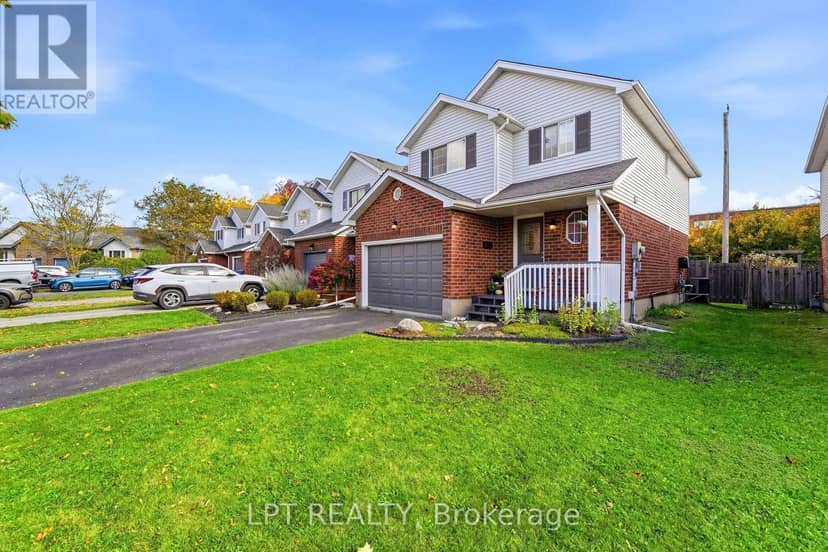 232 Tait Crescent — photo 3 of 37