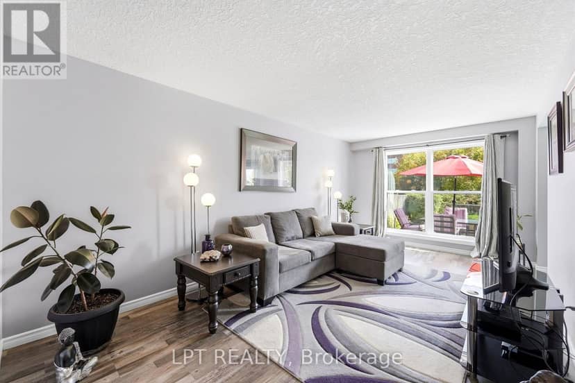 232 Tait Crescent — photo 5 of 37