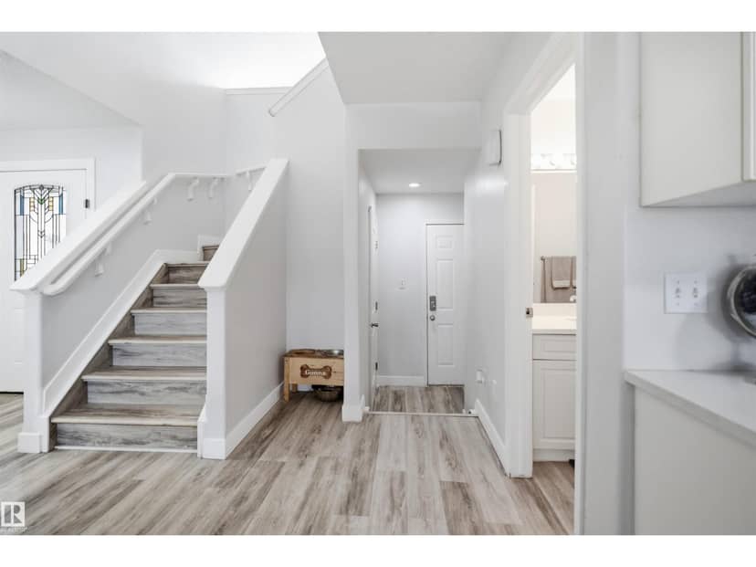714 87 Street SW — photo 18 of 40