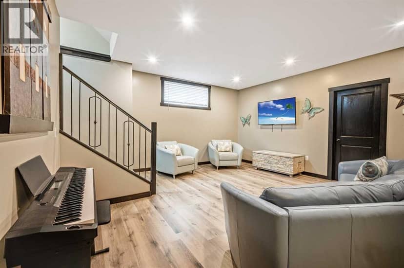 216 Cottageclub Crescent — photo 15 of 26