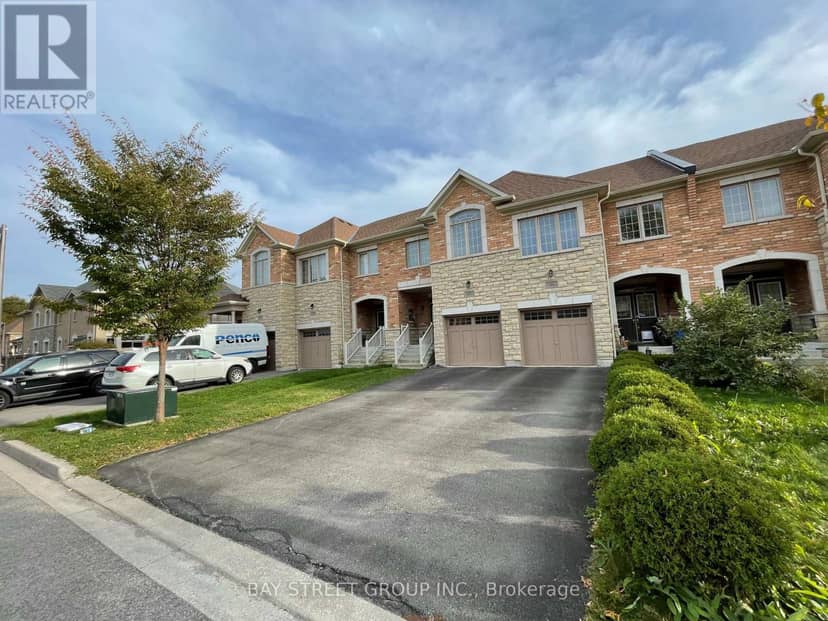 63 Port Arthur Crescent, Richmond Hill, photo 2