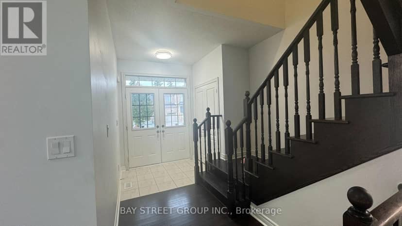 63 Port Arthur Crescent, Richmond Hill, photo 3