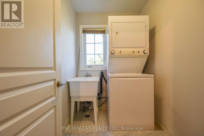 85 Benjamin Hood Crescent — photo 29 of 36