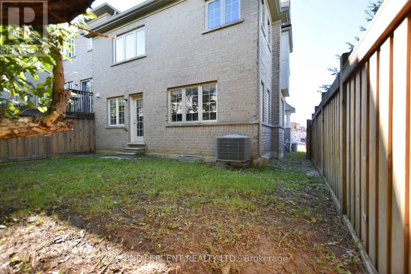 85 Benjamin Hood Crescent — photo 33 of 36