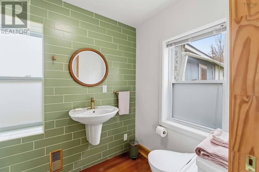521 Granville Road — photo 18 of 40