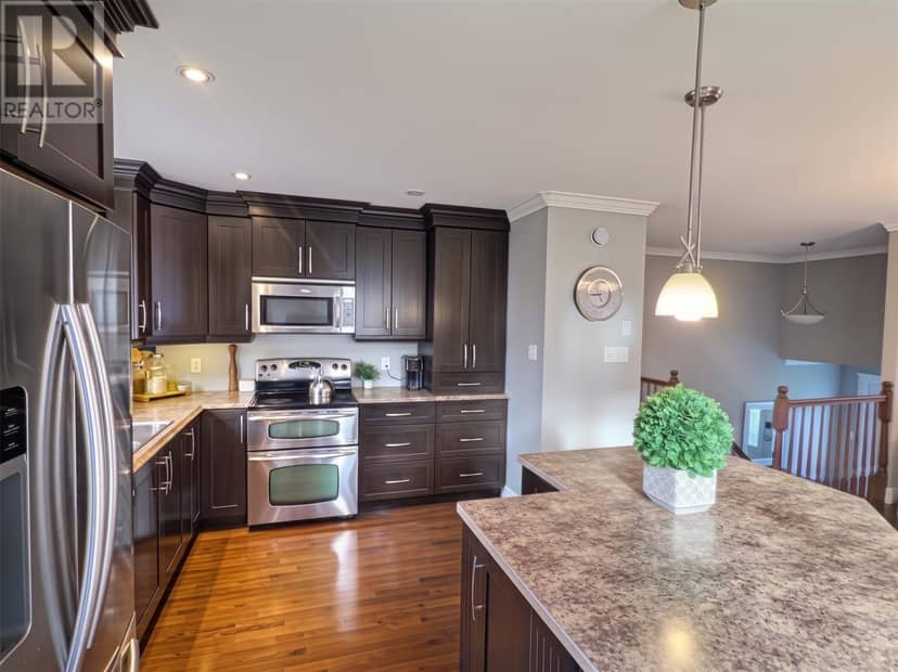 22 Riverdale Drive — photo 5 of 20