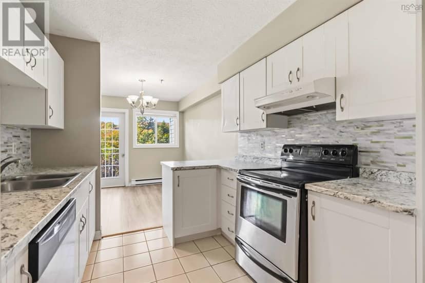 303 15 Knightsridge Drive — photo 14 of 34