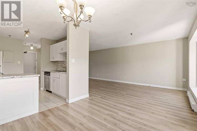 303 15 Knightsridge Drive — photo 11 of 34