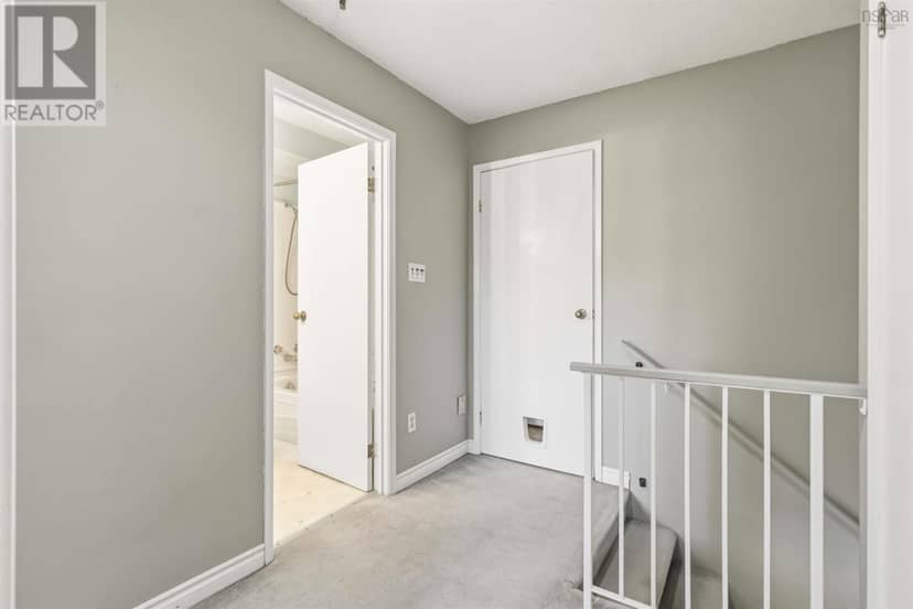 303 15 Knightsridge Drive — photo 28 of 34