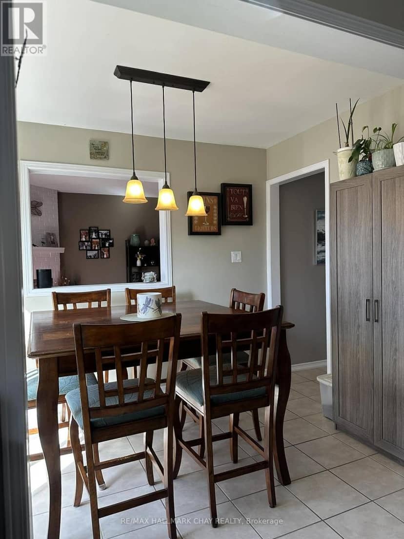 61 Carruthers Crescent — photo 14 of 40