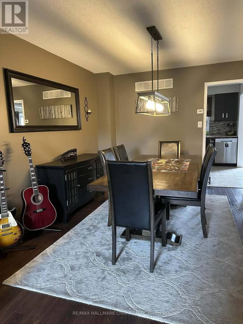 61 Carruthers Crescent — photo 16 of 40