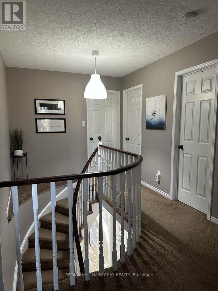 61 Carruthers Crescent — photo 24 of 40