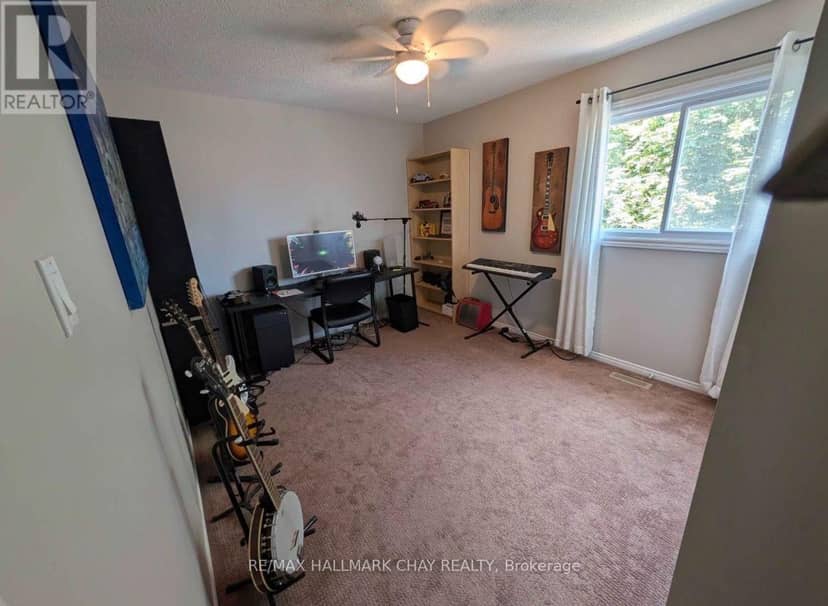 61 Carruthers Crescent — photo 34 of 40