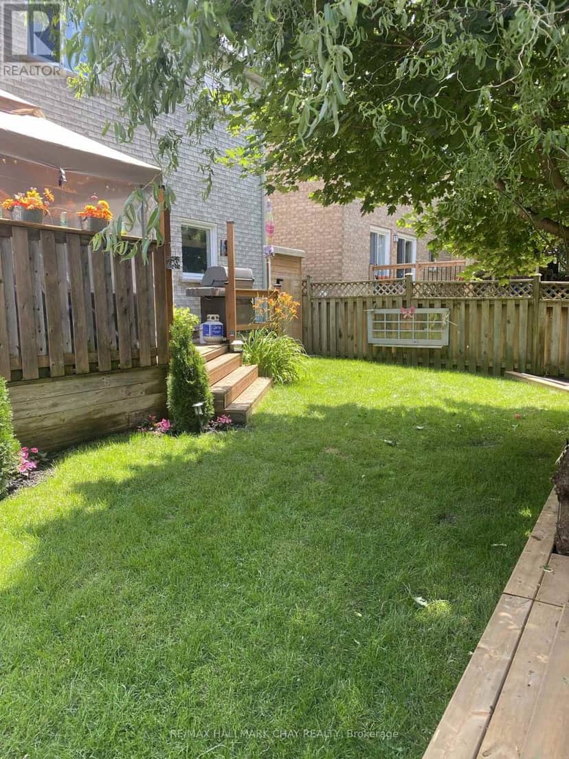 61 Carruthers Crescent, Barrie, photo 5