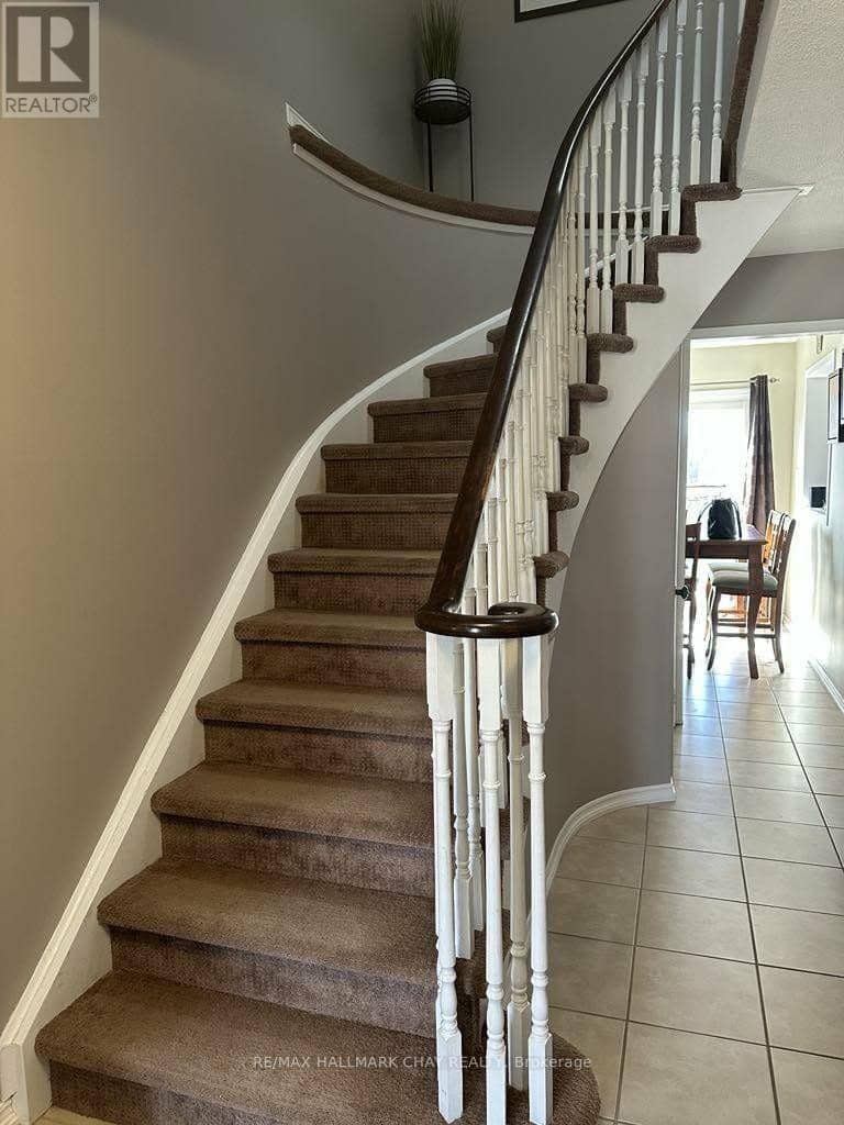 61 Carruthers Crescent, Barrie, photo 6