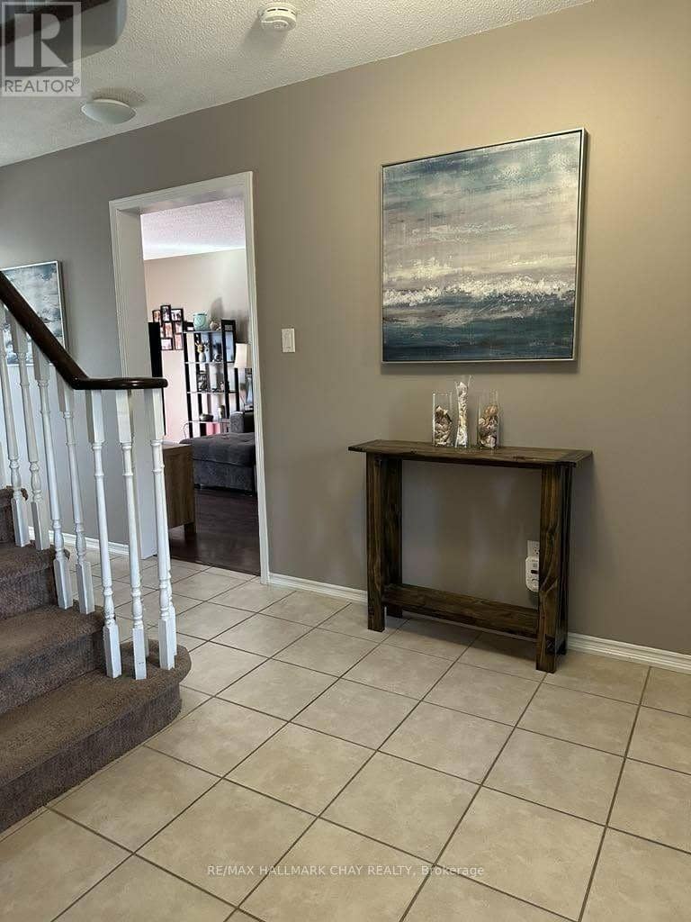 61 Carruthers Crescent, Barrie, photo 7