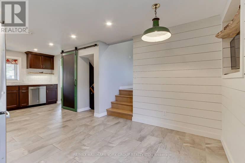 137 Churchill Road S — photo 16 of 40