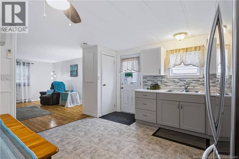 8 Wood Avenue, Lincoln, photo 6
