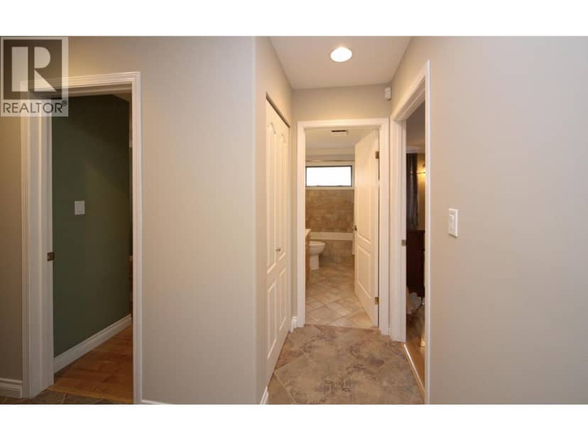 599 Pearkes Drive — photo 22 of 40