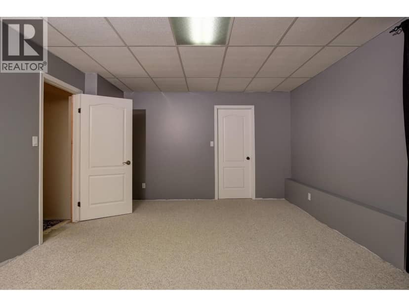 599 Pearkes Drive — photo 30 of 40