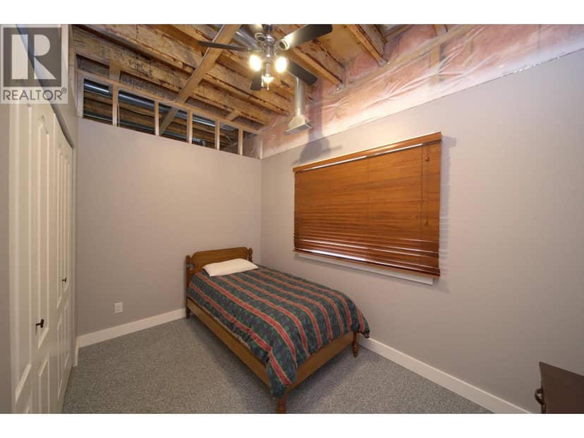 599 Pearkes Drive — photo 35 of 40