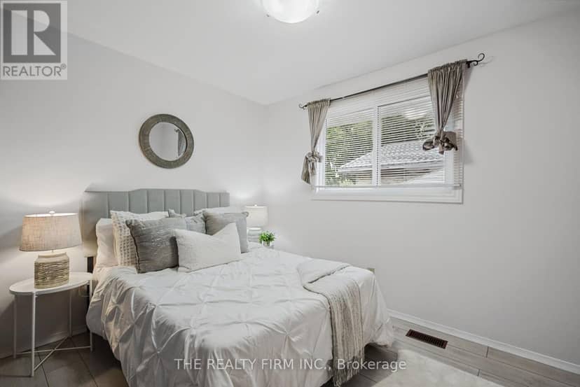52 Barrett Crescent — photo 12 of 39