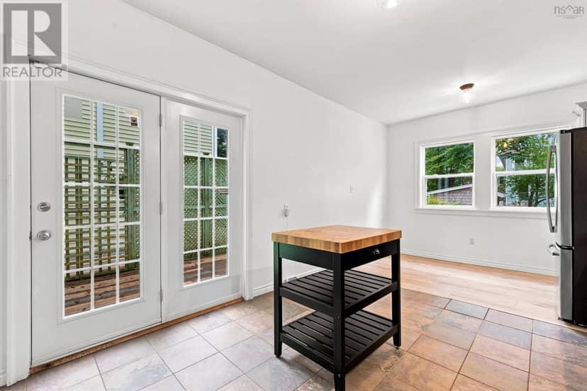 6052 Compton Avenue — photo 17 of 40