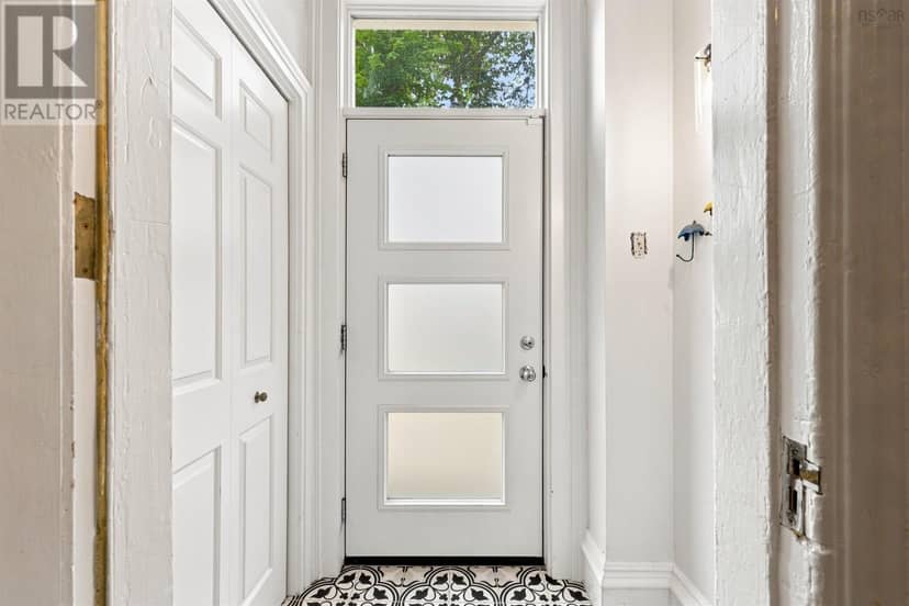 6052 Compton Avenue — photo 3 of 40