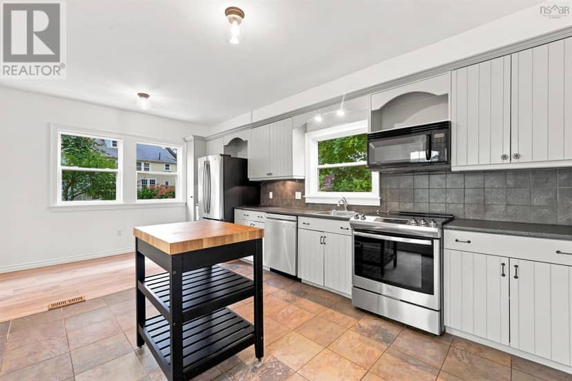 6052 Compton Avenue — photo 16 of 40