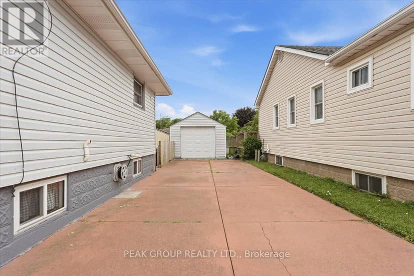 6233 Montrose Road, Niagara Falls, photo 2